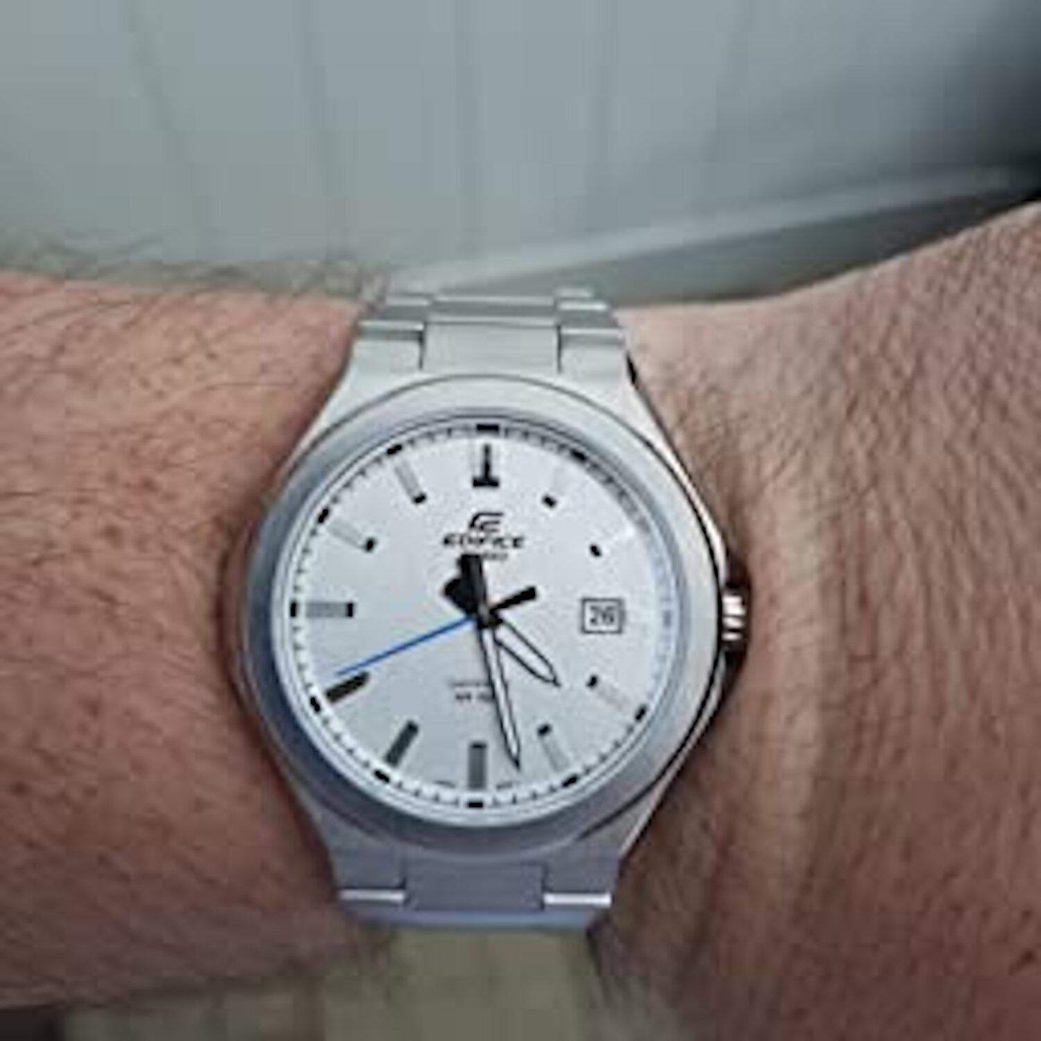Casio Edifice EFB-108D-1AVCR Orologio Cronografo Sportivo – Vetro Zaffiro, Acciaio, 100m Impermeabile